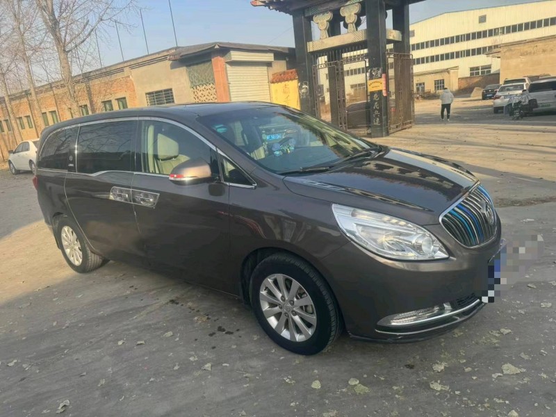 保定15年别克GL82