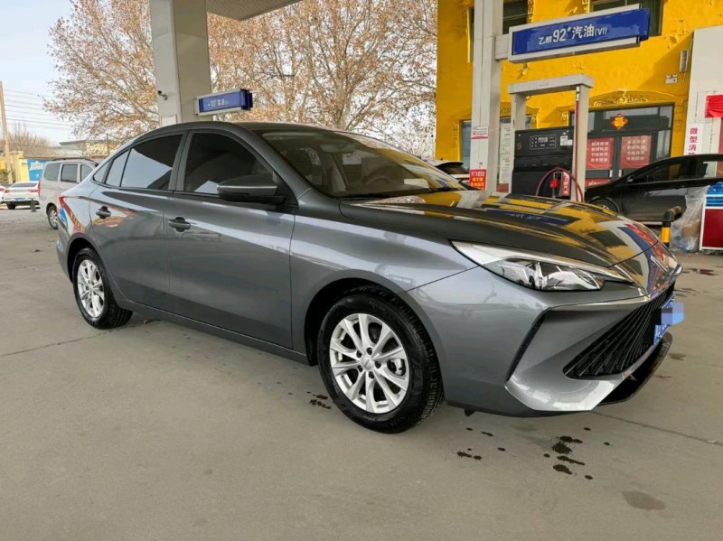 保定23年荣威i52