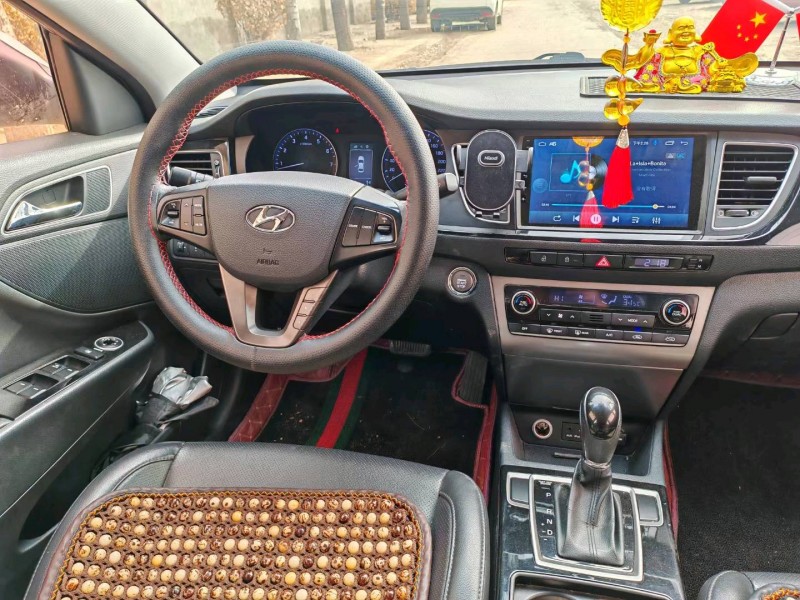 保定15年现代名图6