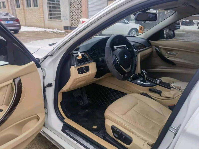 保定14年宝马3系8