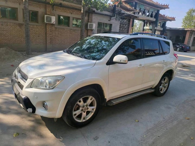 保定13年丰田RAV43