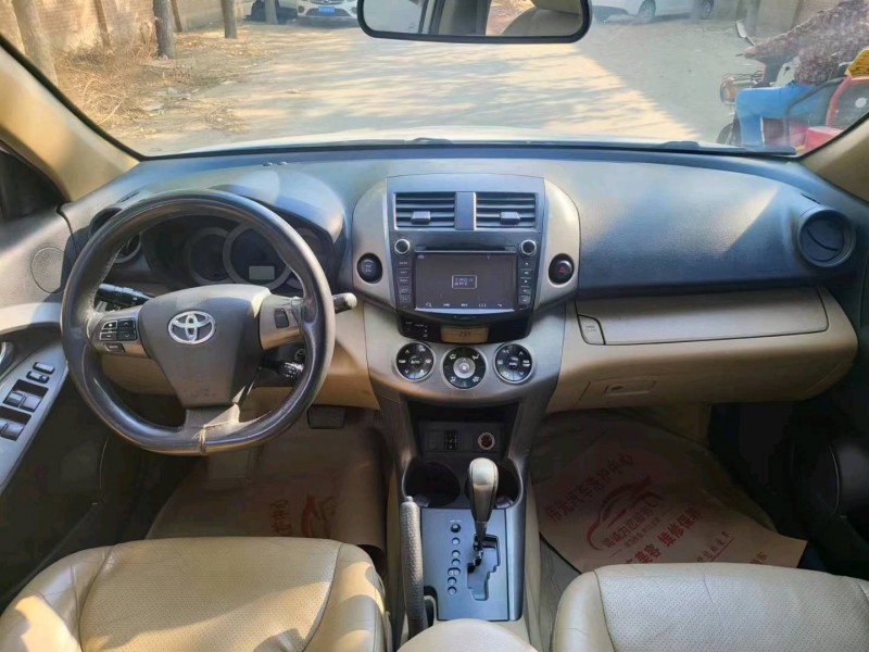 保定13年丰田RAV46