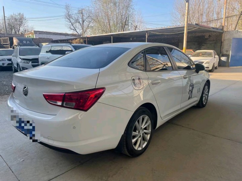 保定18年别克威朗5