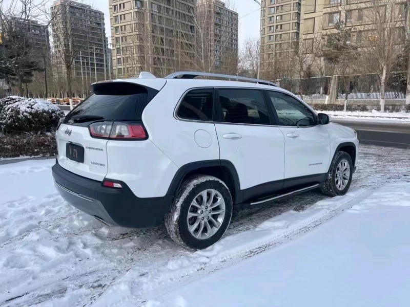 沈陽19年Jeep自由光4