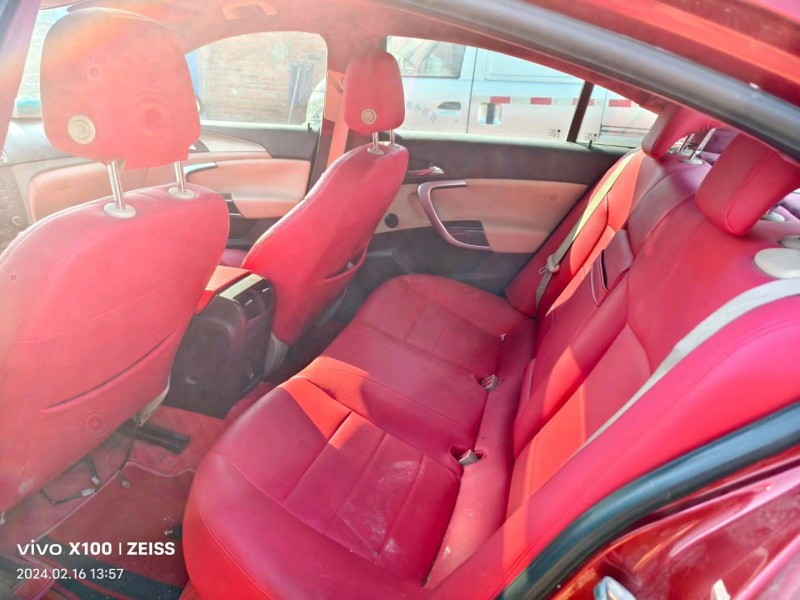 青岛10年别克君威4