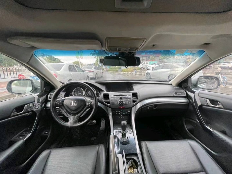 广州10年本田思铂睿3