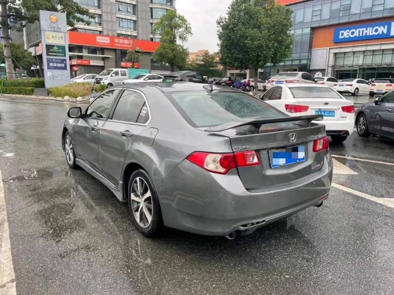 广州10年本田思铂睿6