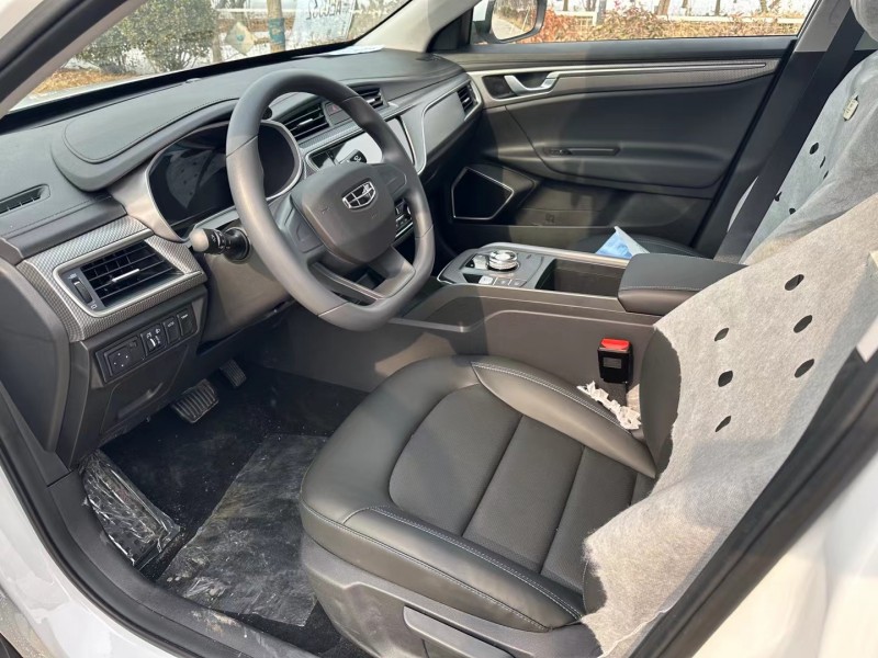 济宁23年吉利帝豪EV7