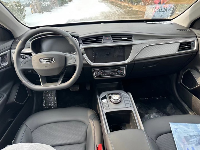 济宁23年吉利帝豪EV8