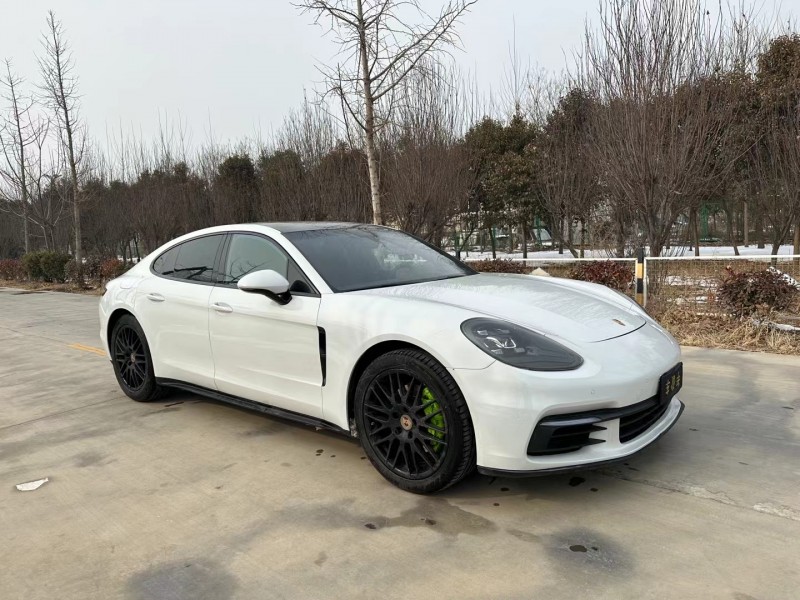 济宁17年保时捷帕拉梅拉3