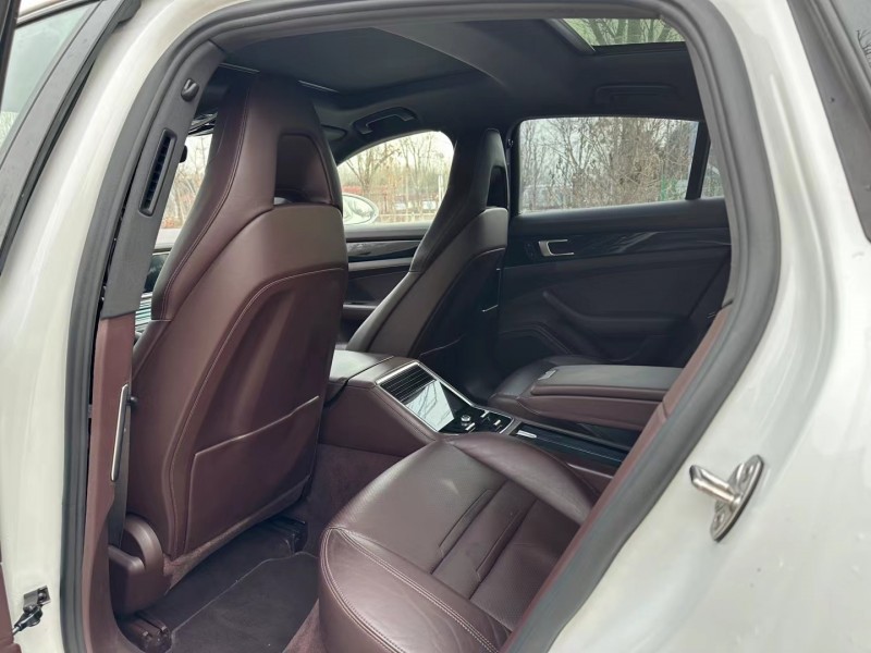 济宁17年保时捷帕拉梅拉7