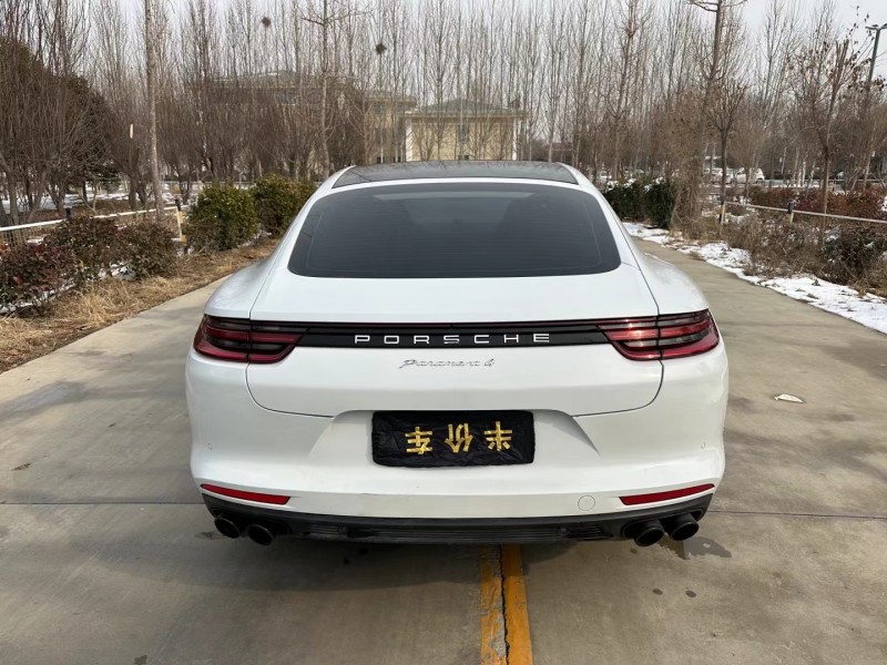 济宁17年保时捷帕拉梅拉9