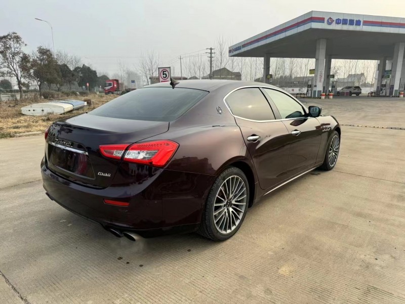 济宁17年玛莎拉蒂Ghibli5