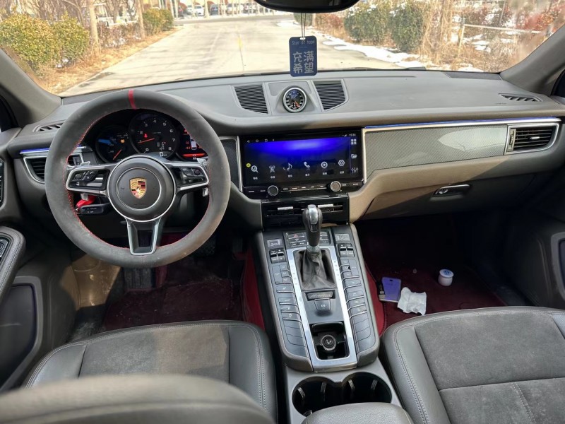 济宁17年保时捷Macan6