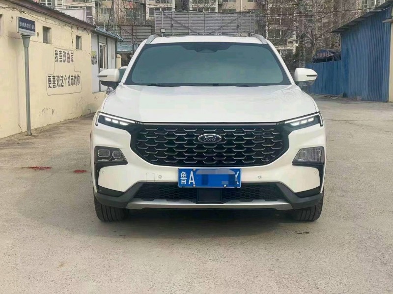 东营22年福特领睿1