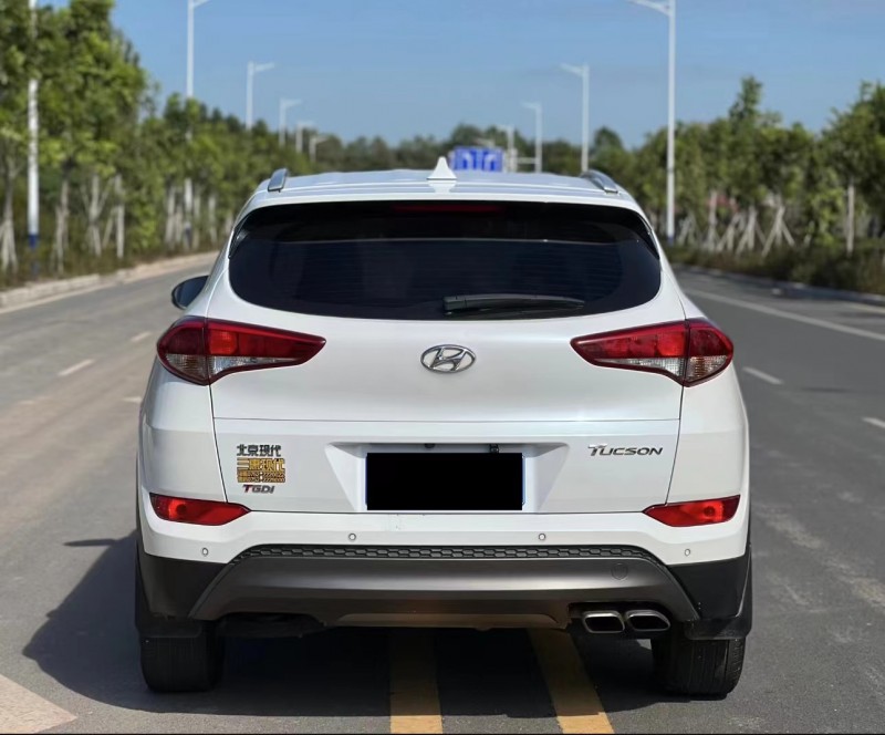 济宁16年现代全新胜达9