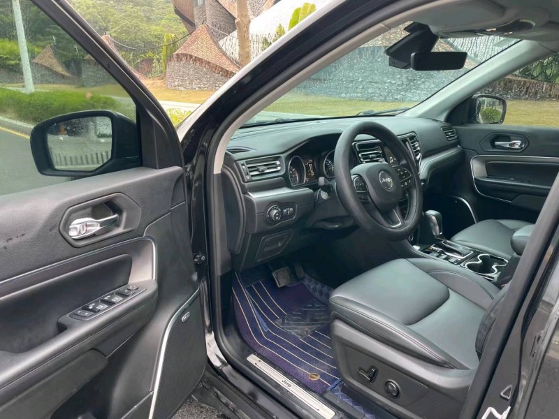 深圳22年Jeep指挥官3