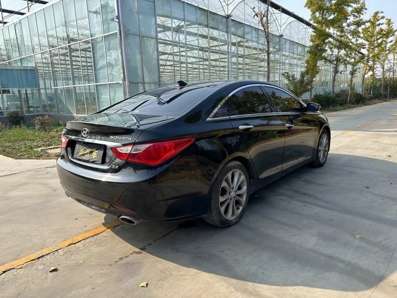 济宁16年现代索纳塔八4