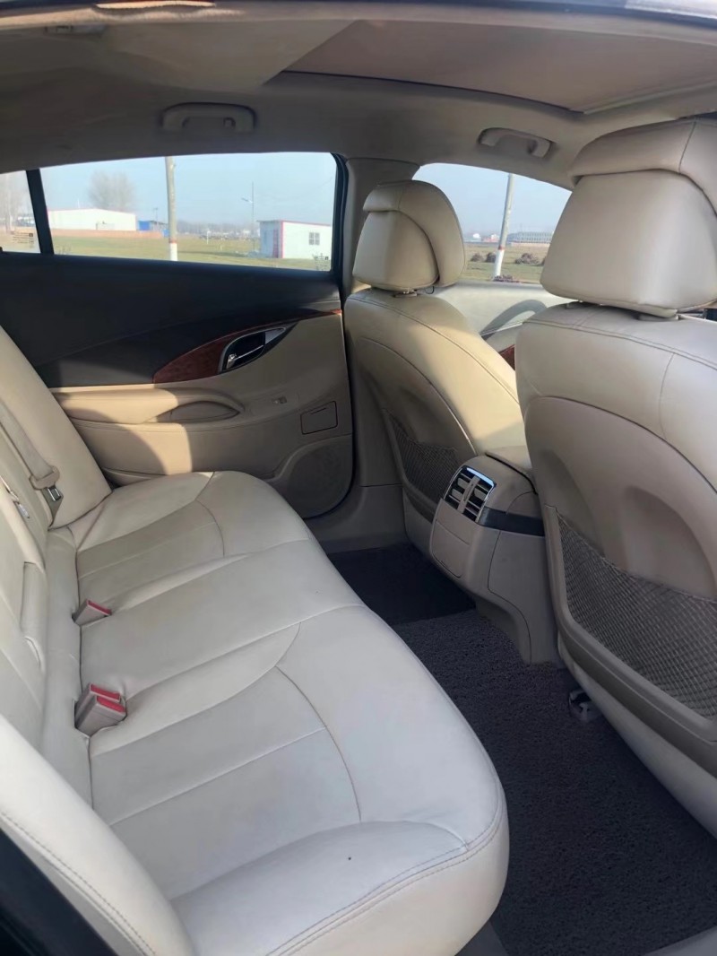 济宁12年别克君越6