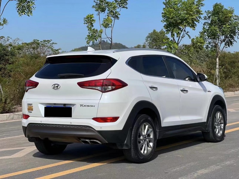 济宁16年现代途胜4