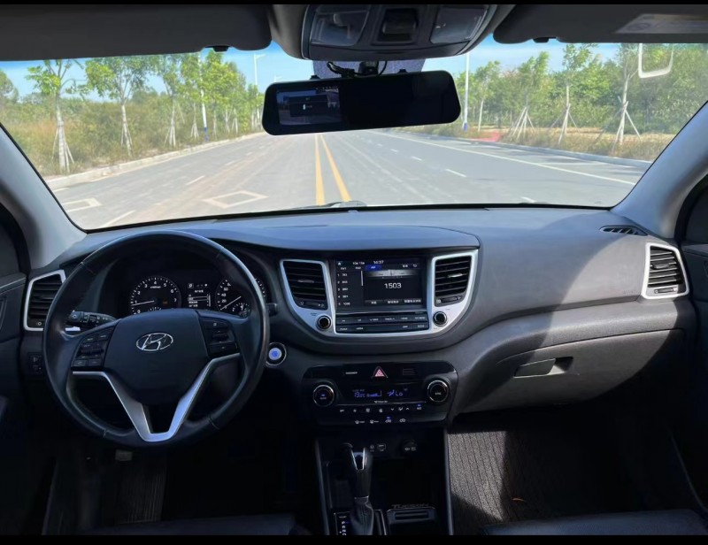 济宁16年现代途胜5