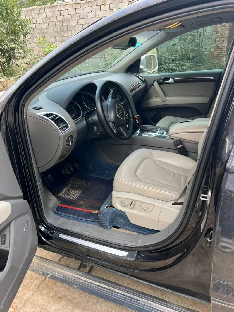 济南11年奥迪Q76