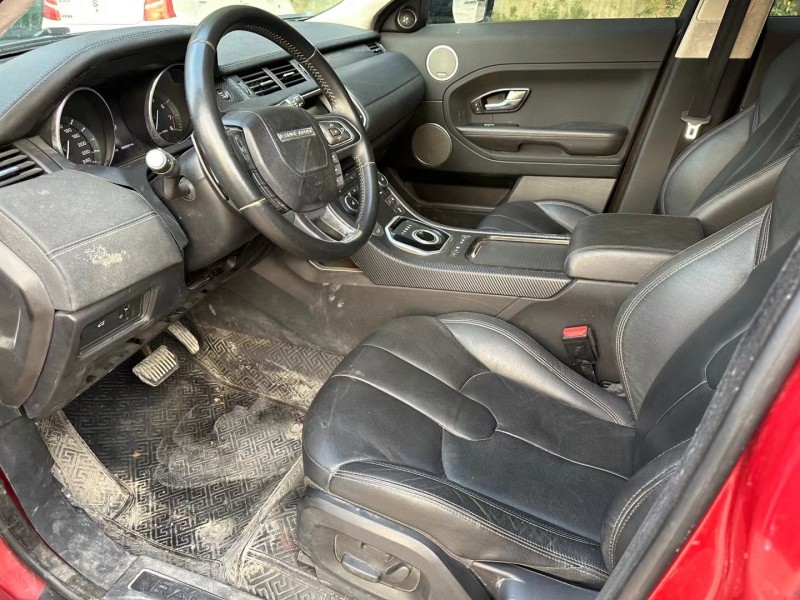 济宁16年路虎极光8