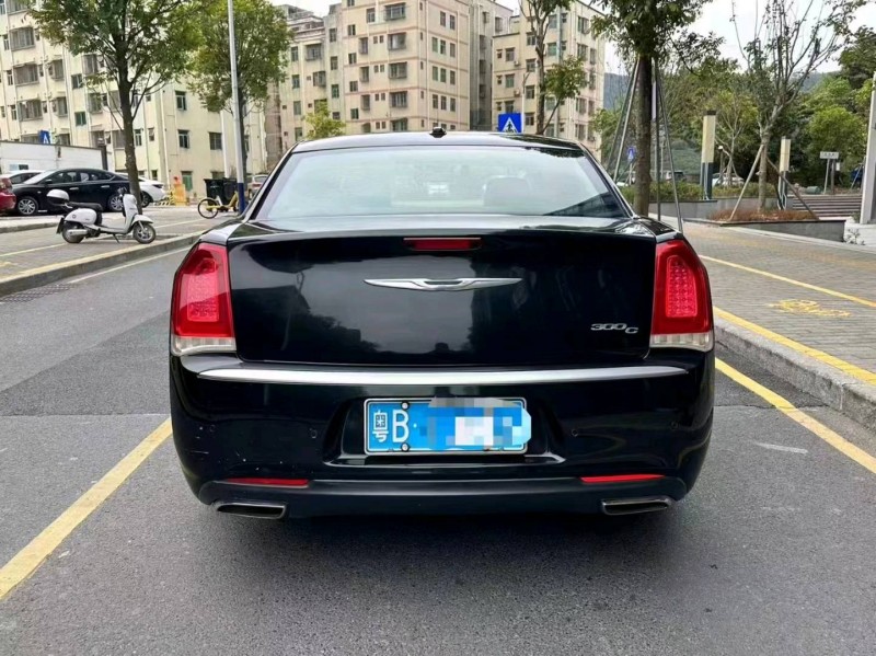 广州17年克莱斯勒300C9