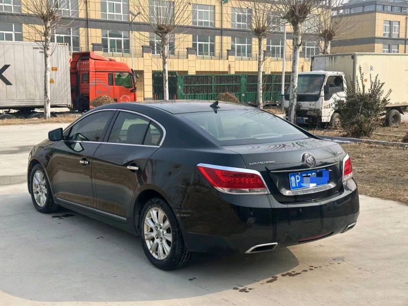 东营11年别克君越4