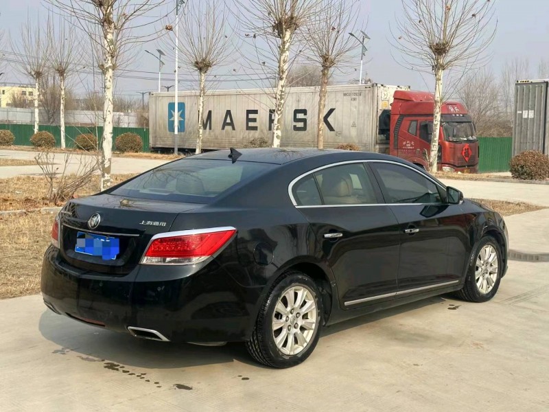 东营11年别克君越5