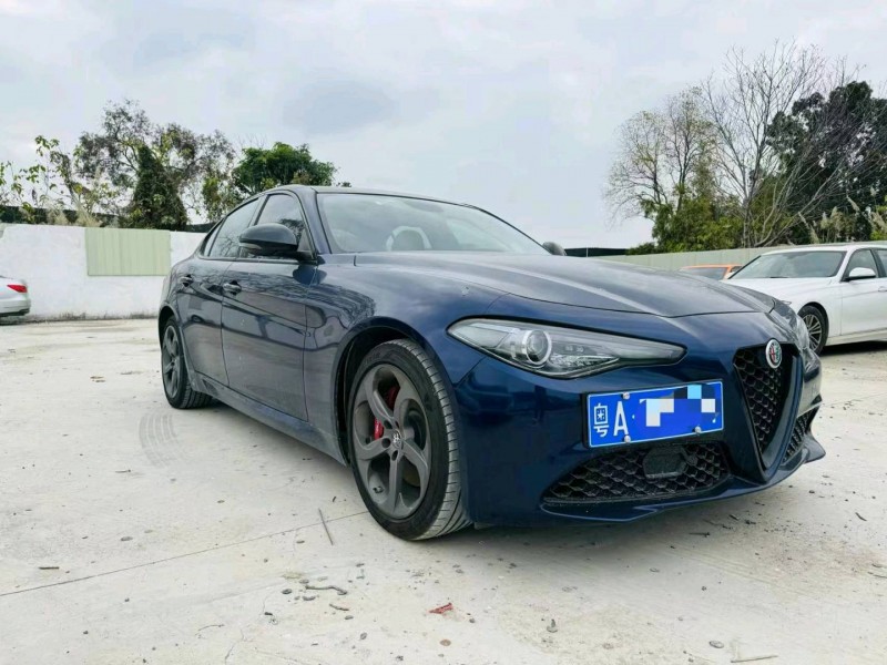 广州20年阿尔法·罗密欧Giulia2