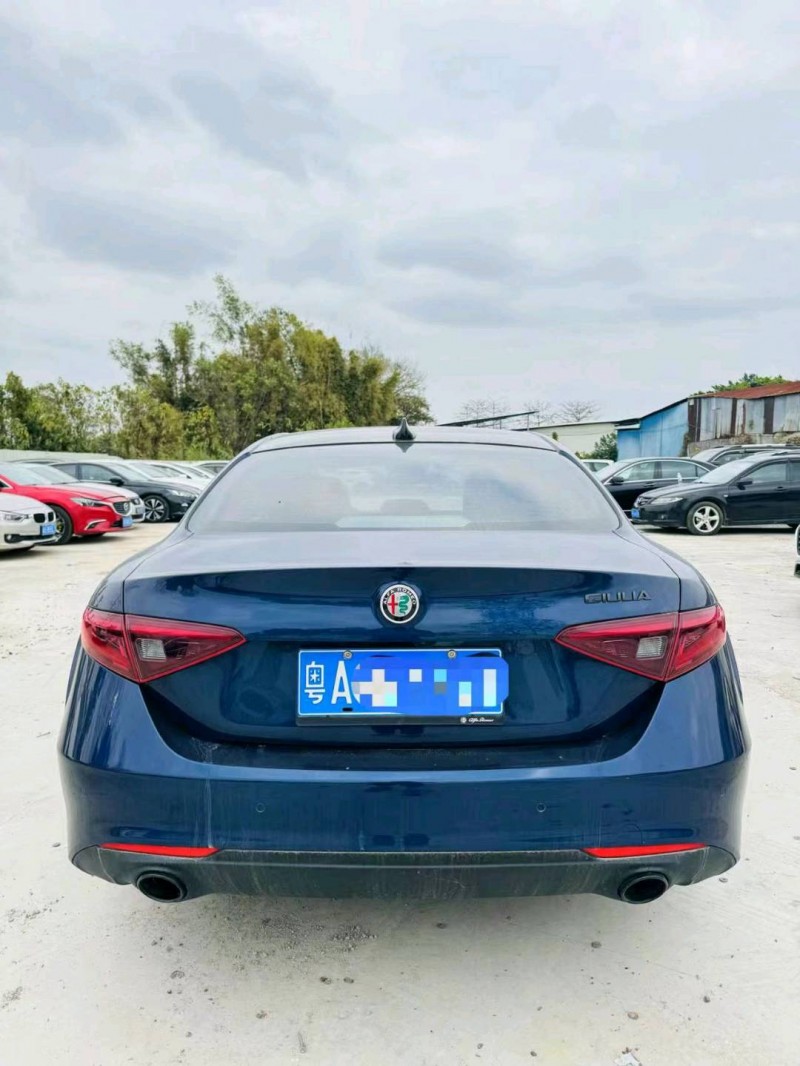 广州20年阿尔法·罗密欧Giulia9