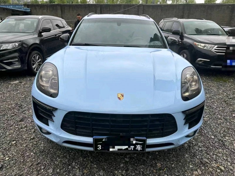 重庆15年保时捷Macan1