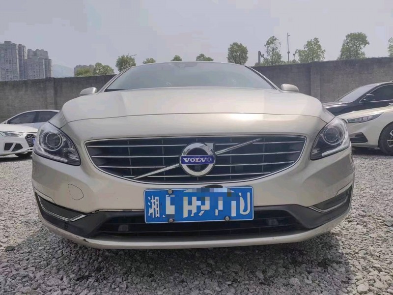重庆17年沃尔沃S60L1