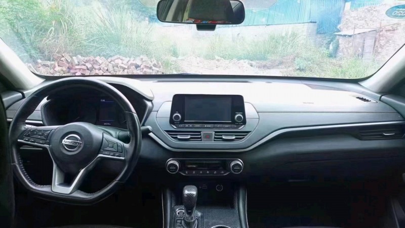 桂林19年日產天籟4