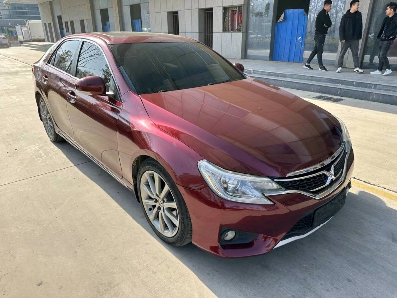 济宁14年丰田锐志3