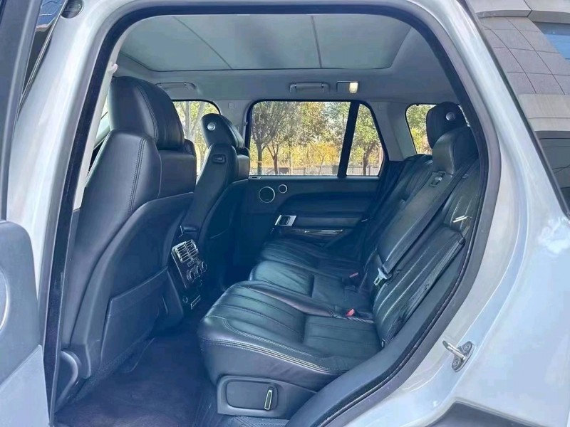 济宁16年路虎揽胜行政4