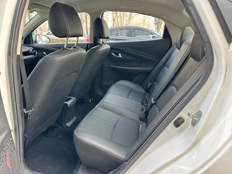 济宁20年长安汽车悦翔6