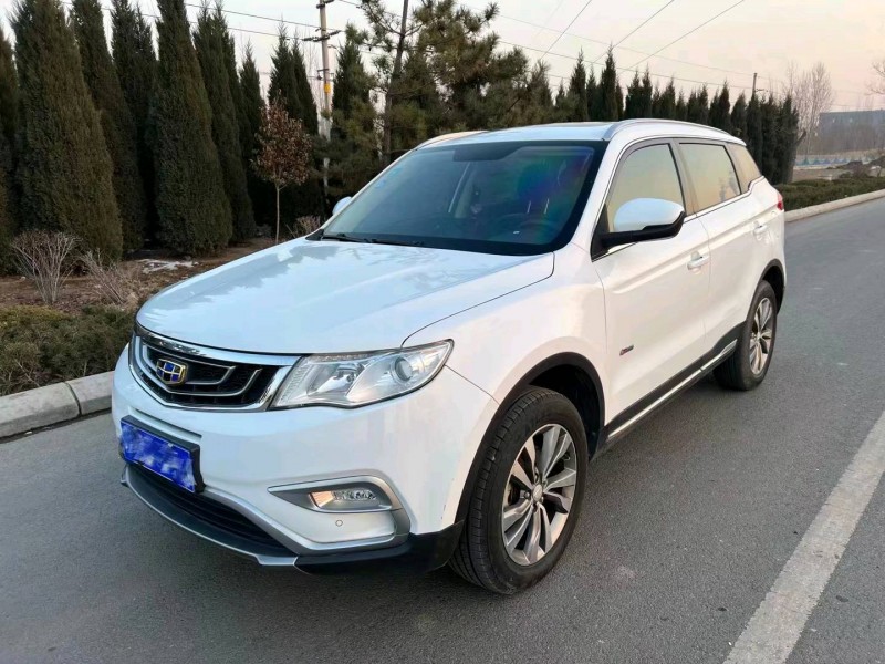 济宁17年吉利博越3