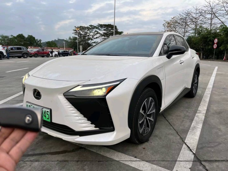 枣庄23年雷克萨斯RZ2