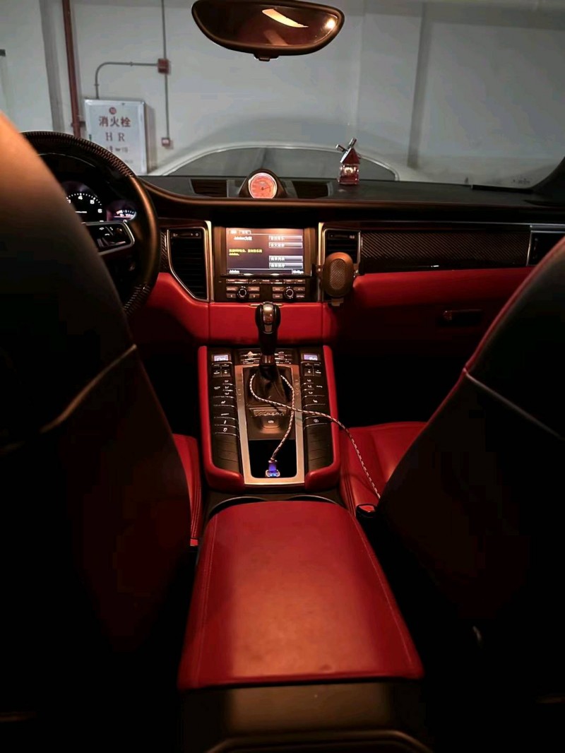 枣庄15年保时捷Macan2