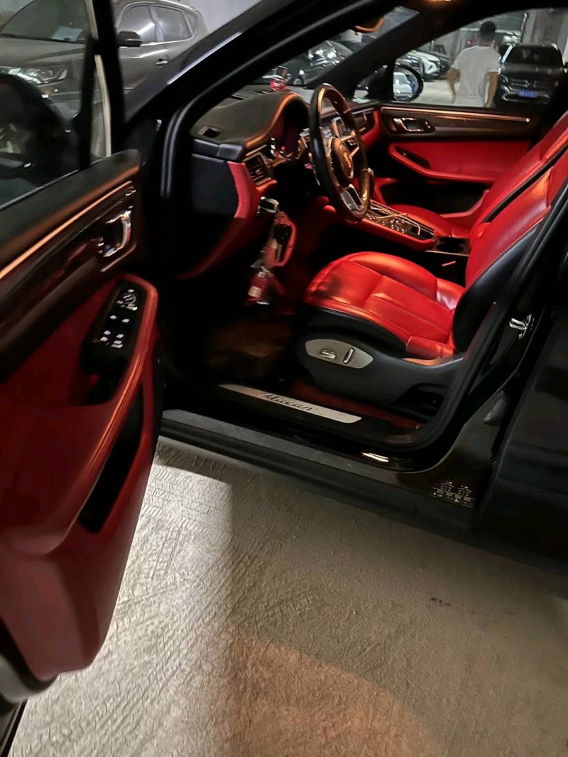 枣庄15年保时捷Macan5