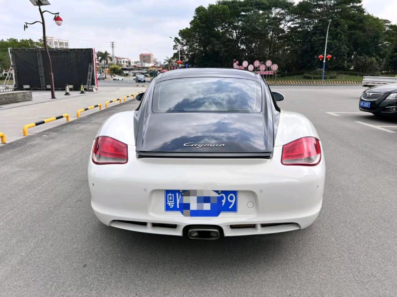 深圳11年保时捷卡曼4