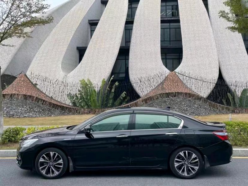 珠海17年本田雅阁4