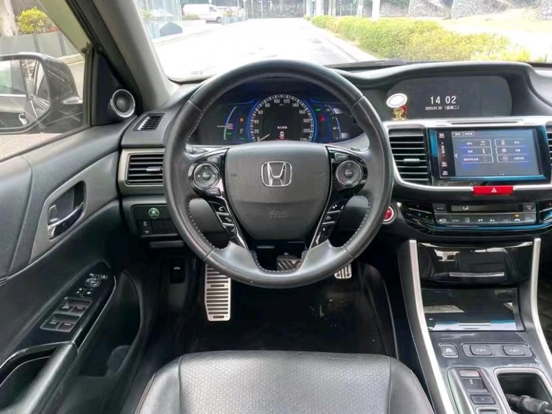 珠海17年本田雅阁6