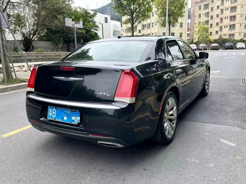 深圳17年克莱斯勒300C4