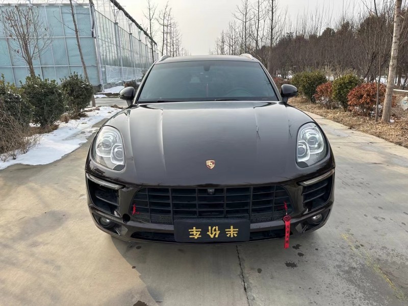 济宁16年保时捷Macan1