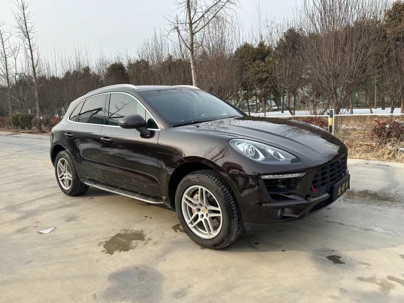 济宁16年保时捷Macan3