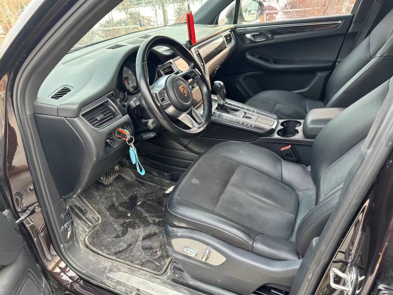 济宁16年保时捷Macan6