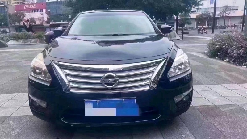 嘉興13年日產天籟1